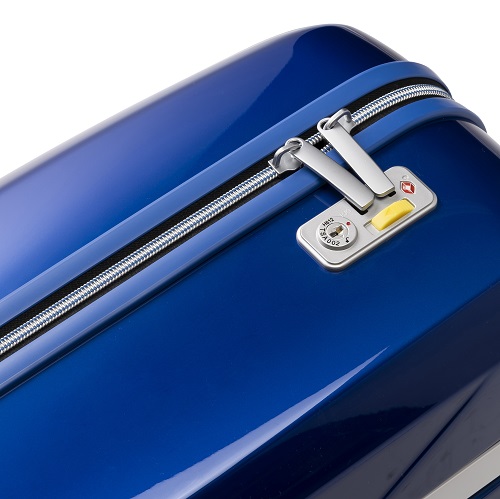 [1-3泊] イノベーター 38L サーフブルー×イエロー 4輪　innovator 米国運輸保安局公認のTSAロックがスーツケースに搭載されます。このロックのおかげで、セキュリティチェックの際にケースを破損することなく開けることができます。